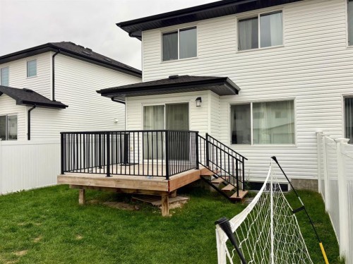 10 Earl Close, Red Deer, AB 