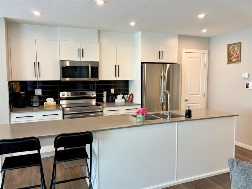 10 Earl Close, Red Deer, AB 