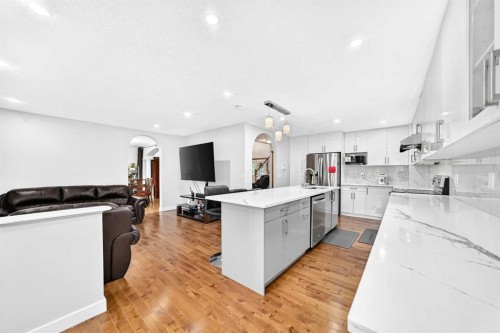 22 Hidden Creek Drive Nw, Calgary, AB 