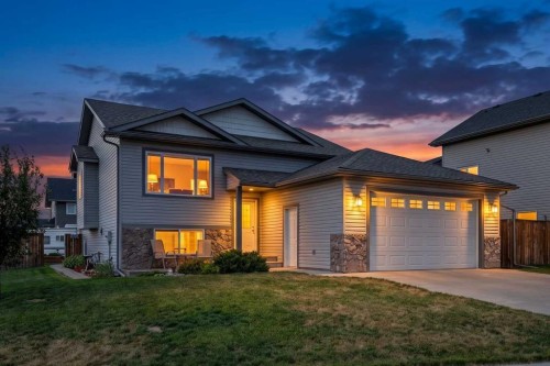 1546 Idaho Street  Carstairs, AB T0M 0N0