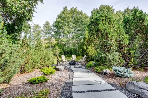 32 Bow Village Crescent Nw, Calgary, AB 