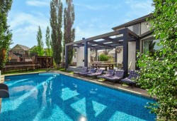 4 Cranarch Bay SE Calgary, AB T3M 0W6