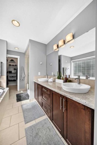 2919 17 Street Sw, Calgary, AB 
