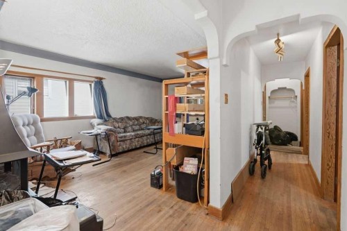 411 37 Avenue Nw, Calgary, AB 