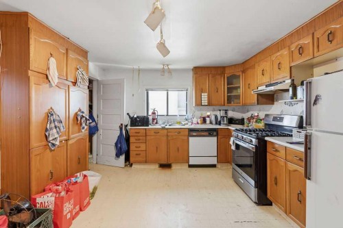 411 37 Avenue Nw, Calgary, AB 
