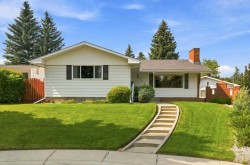 1032 Cannock Place SW Calgary, AB T2W 1M7