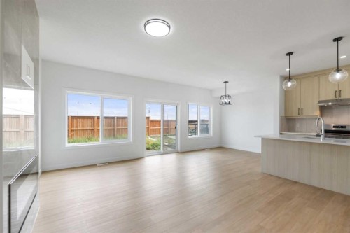 621 Corner Meadows Way Ne, Calgary, AB 