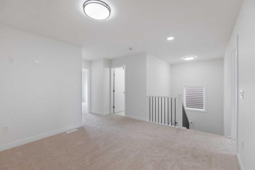 621 Corner Meadows Way Ne, Calgary, AB 