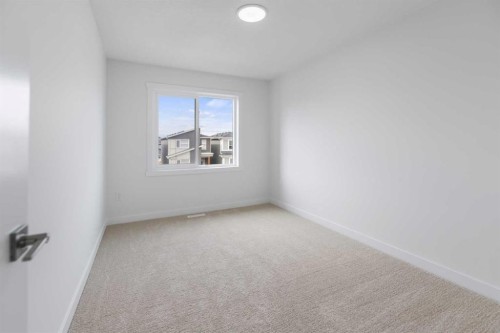 621 Corner Meadows Way Ne, Calgary, AB 