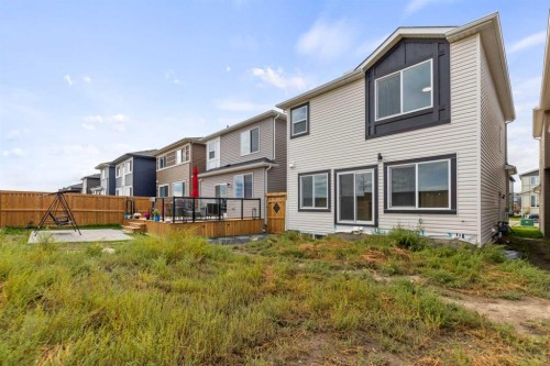 621 Corner Meadows Way Ne, Calgary, AB 
