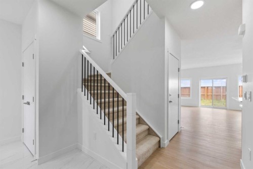 621 Corner Meadows Way Ne, Calgary, AB 
