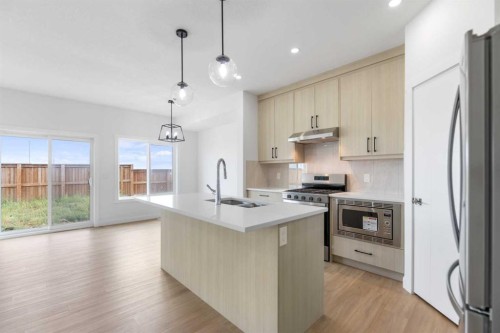 621 Corner Meadows Way Ne, Calgary, AB 