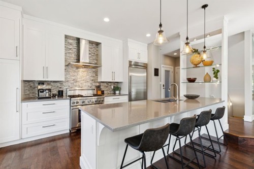 4929 21 Street Sw, Calgary, AB 