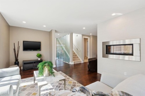 4929 21 Street Sw, Calgary, AB 