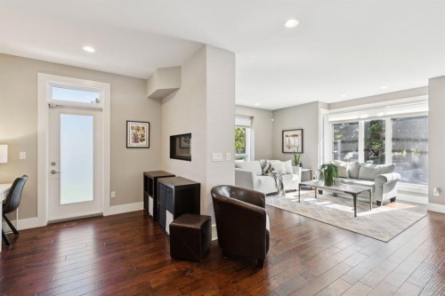 4929 21 Street Sw, Calgary, AB 