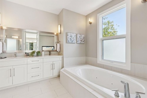 4929 21 Street Sw, Calgary, AB 