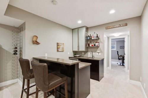 4929 21 Street Sw, Calgary, AB 