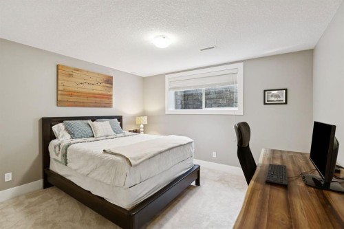 4929 21 Street Sw, Calgary, AB 