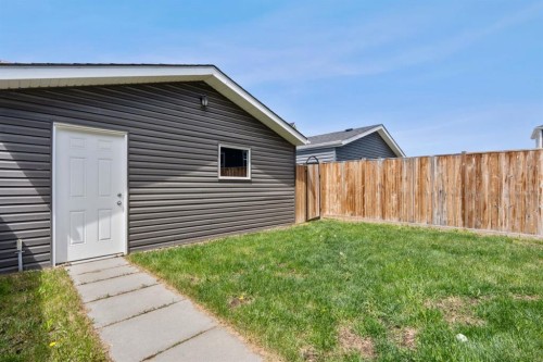 31 Red Embers Lane Ne, Calgary, AB 