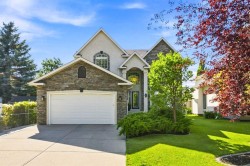 5 Sunset Way SE Calgary, AB T2X 3H6