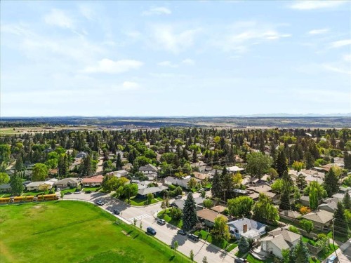 103 Grafton Drive Sw, Calgary, AB 