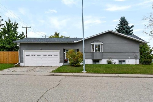 103 Grafton Drive Sw, Calgary, AB 