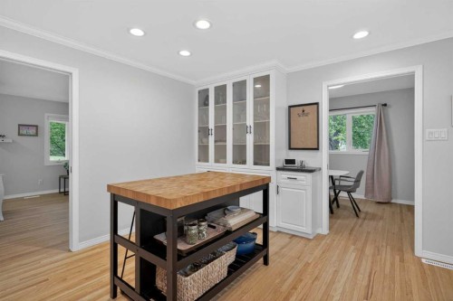 10704 Maplecrest Road Se, Calgary, AB 