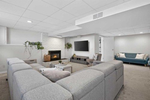 10704 Maplecrest Road Se, Calgary, AB 