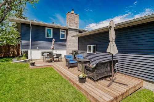 10704 Maplecrest Road Se, Calgary, AB 