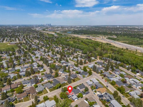 10704 Maplecrest Road Se, Calgary, AB 