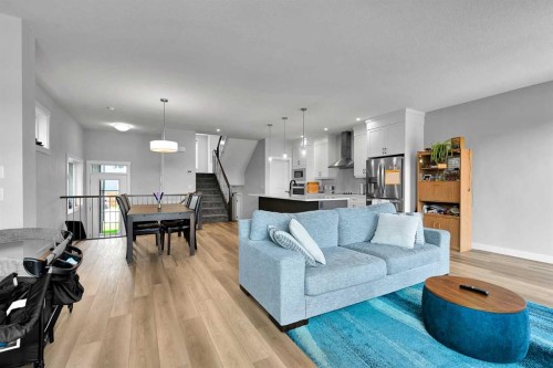 602 Creekstone Circle Sw, Calgary, AB 