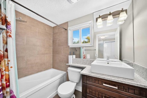 2515 62 Street Ne, Calgary, AB 