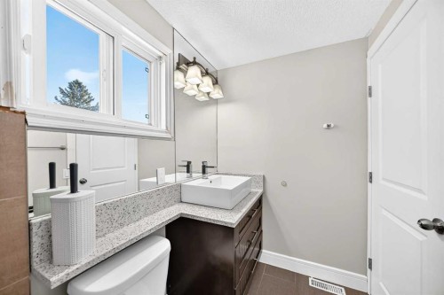 2515 62 Street Ne, Calgary, AB 