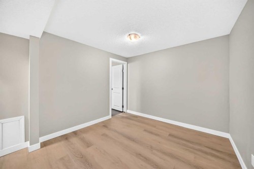 2515 62 Street Ne, Calgary, AB 