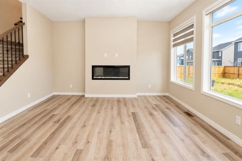 56 Corner Glen Green Ne, Calgary, AB 