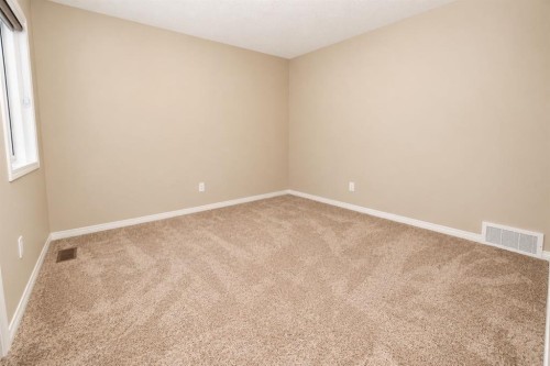 56 Corner Glen Green Ne, Calgary, AB 