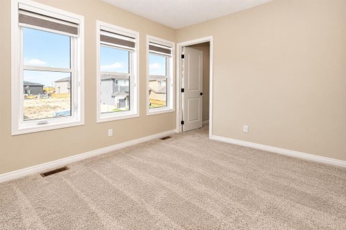 56 Corner Glen Green Ne, Calgary, AB 