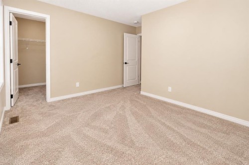 56 Corner Glen Green Ne, Calgary, AB 