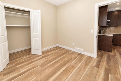 56 Corner Glen Green Ne, Calgary, AB 