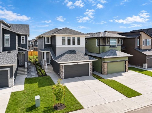56 Corner Glen Green Ne, Calgary, AB 