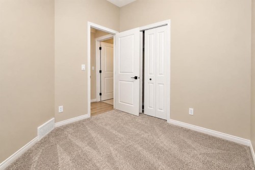 56 Corner Glen Green Ne, Calgary, AB 