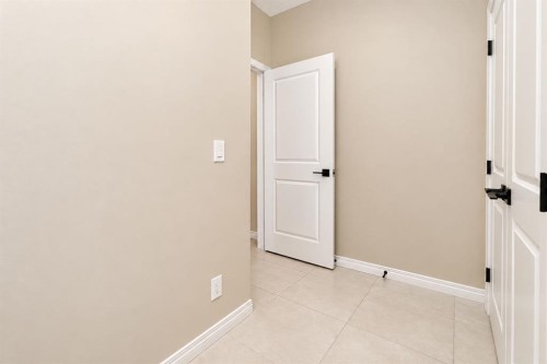 56 Corner Glen Green Ne, Calgary, AB 