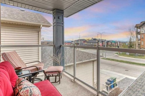 8 Sunset Square, Cochrane, AB 