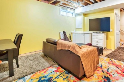 8 Sunset Square, Cochrane, AB 