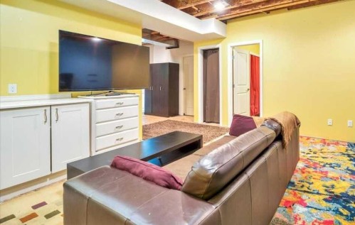 8 Sunset Square, Cochrane, AB 