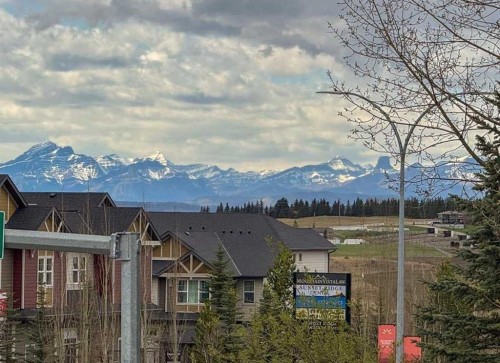 8 Sunset Square, Cochrane, AB 