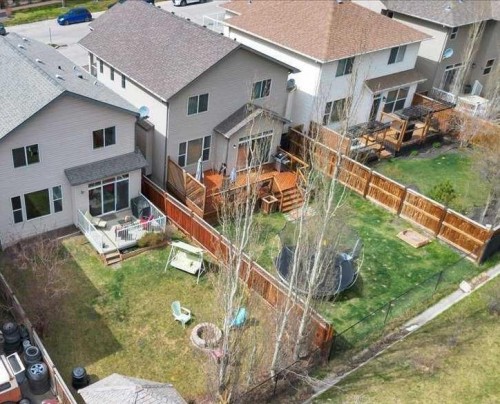 8 Sunset Square, Cochrane, AB 