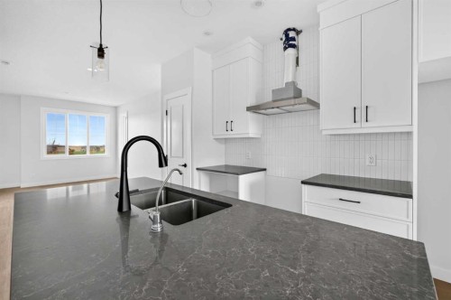 255 Lucas Gate Nw, Calgary, AB 