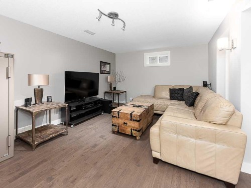 44 Winchester Crescent Sw, Calgary, AB 