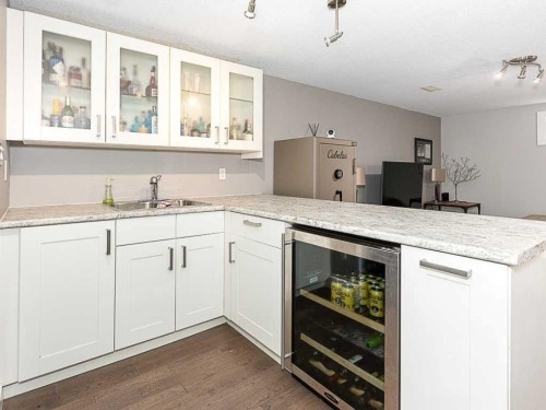 44 Winchester Crescent Sw, Calgary, AB 
